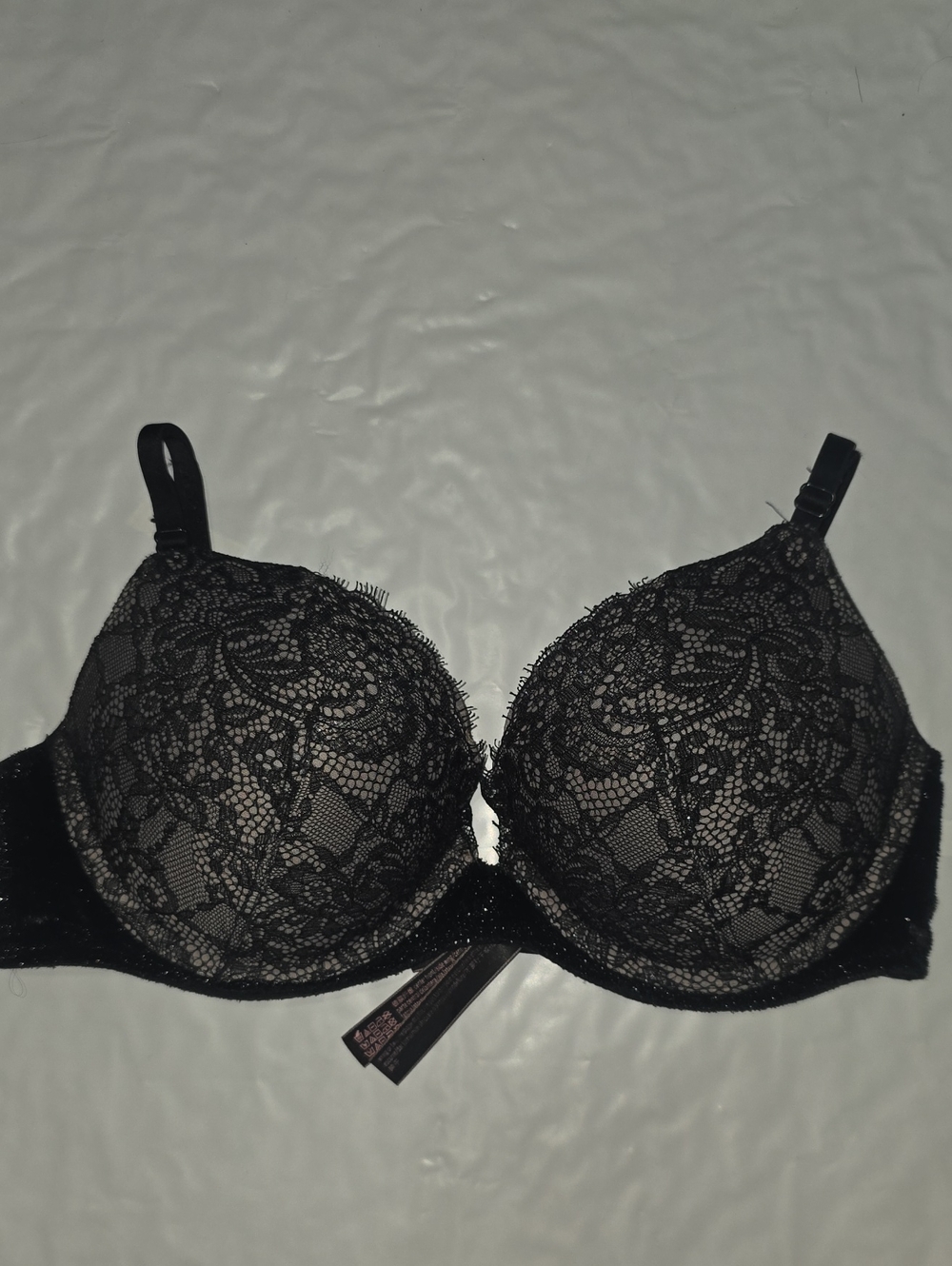 Victoria's Secret Black Lace VERY SEXY Push-Up Bra 34C